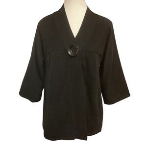 LISA INTERNATIONAL BLACK COTTON V-NECK/ 3/4 SLEEVE/ LARGE BUTTON SWEATER/ Size M